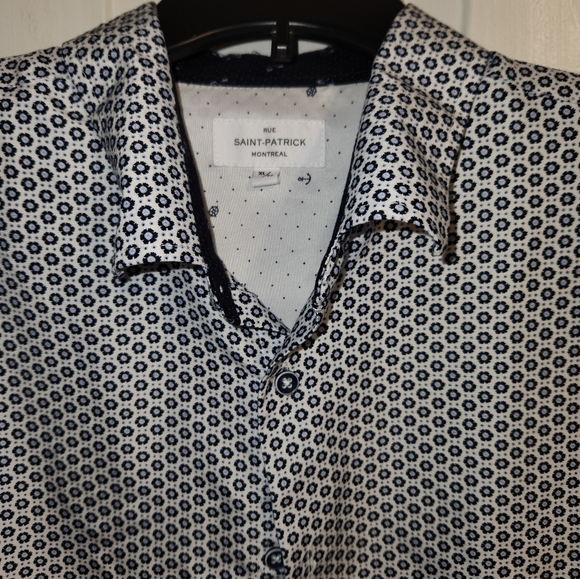 Rue Saint Patrick button down with captain's wheel detail. - Picture 3 of 6